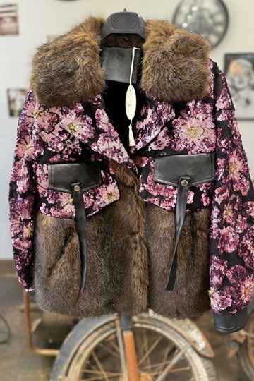 Abrigo chaqueta de pelo corto. - Imagen 1