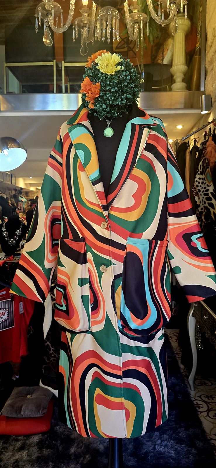 Abrigo psicodelico de paño multicolor. - Imagen 1