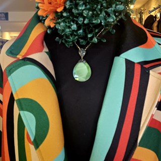 Abrigo psicodelico de paño multicolor. - Imagen 2