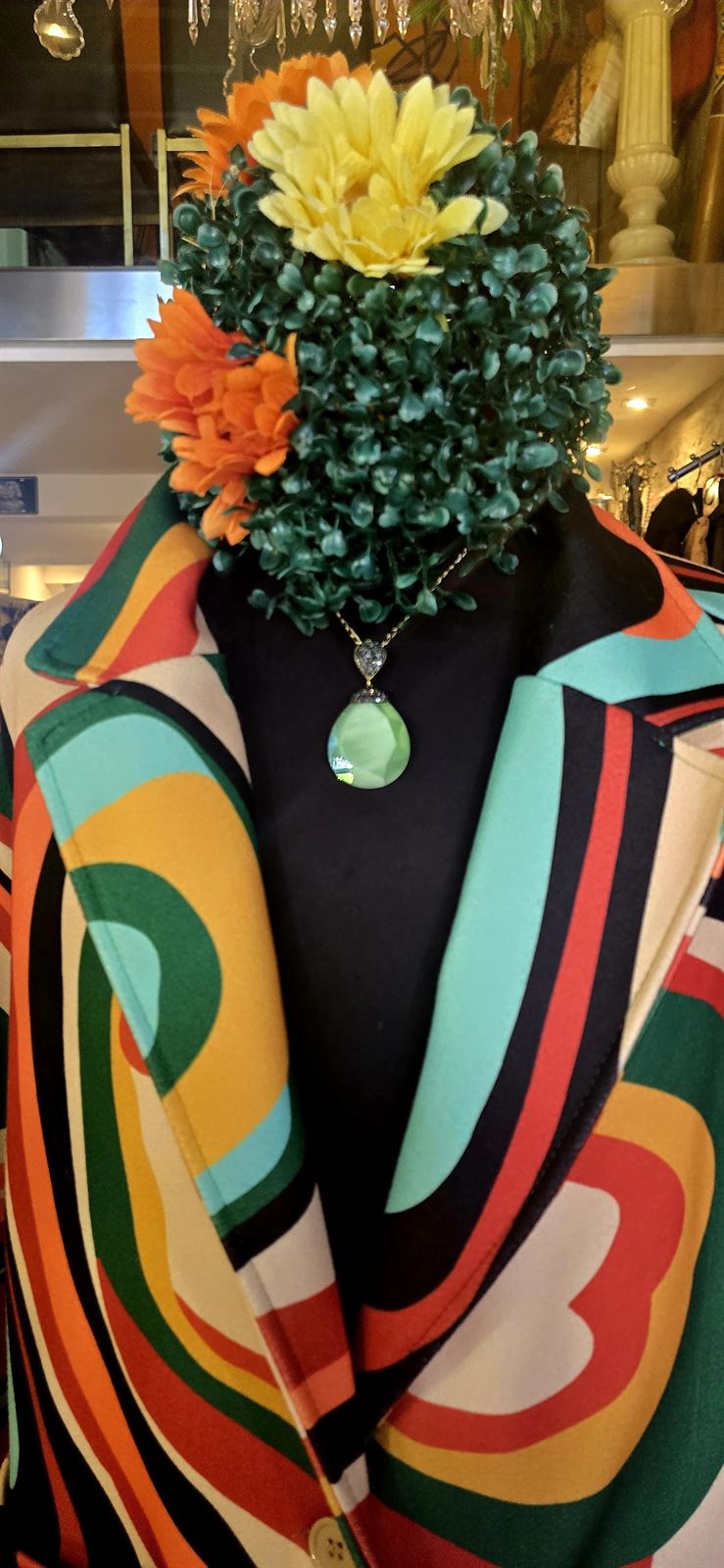 Abrigo psicodelico de paño multicolor. - Imagen 10