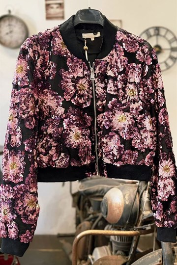 Chaqueta bomber de lentejuelas bordadas. - Imagen 1