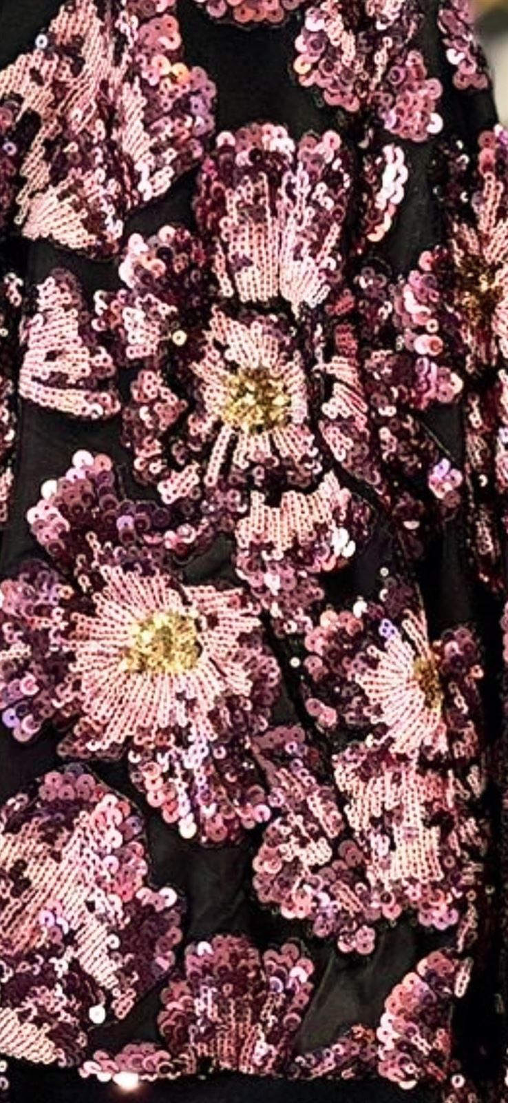Chaqueta bomber de lentejuelas bordadas. - Imagen 2