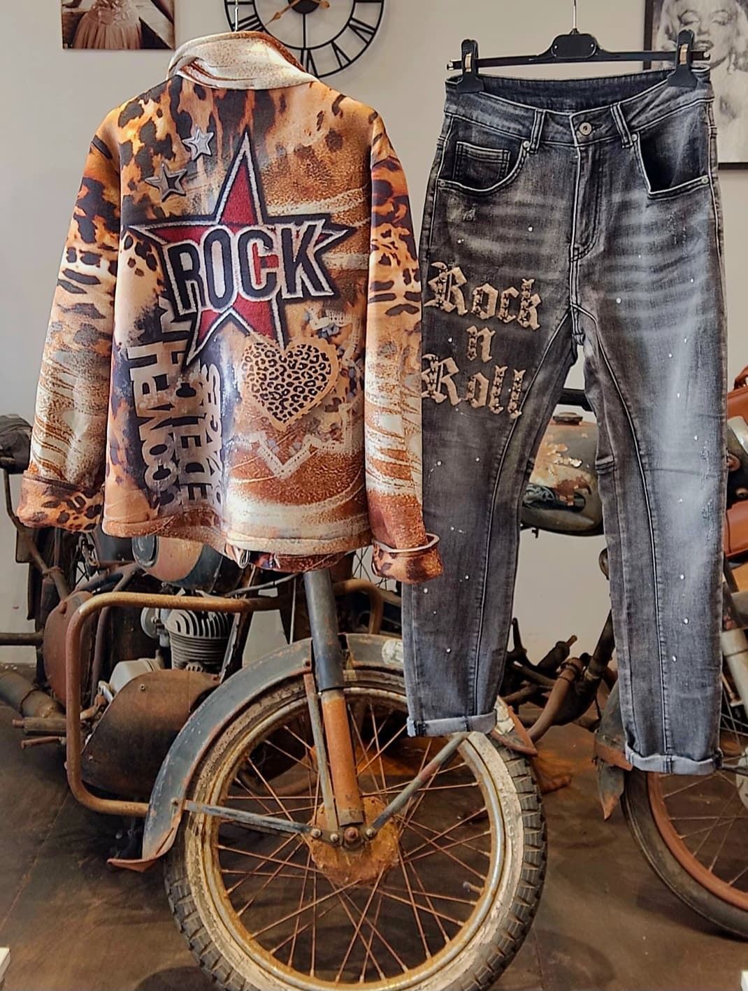 Chaqueta de neopreno rock animal print. - Imagen 3
