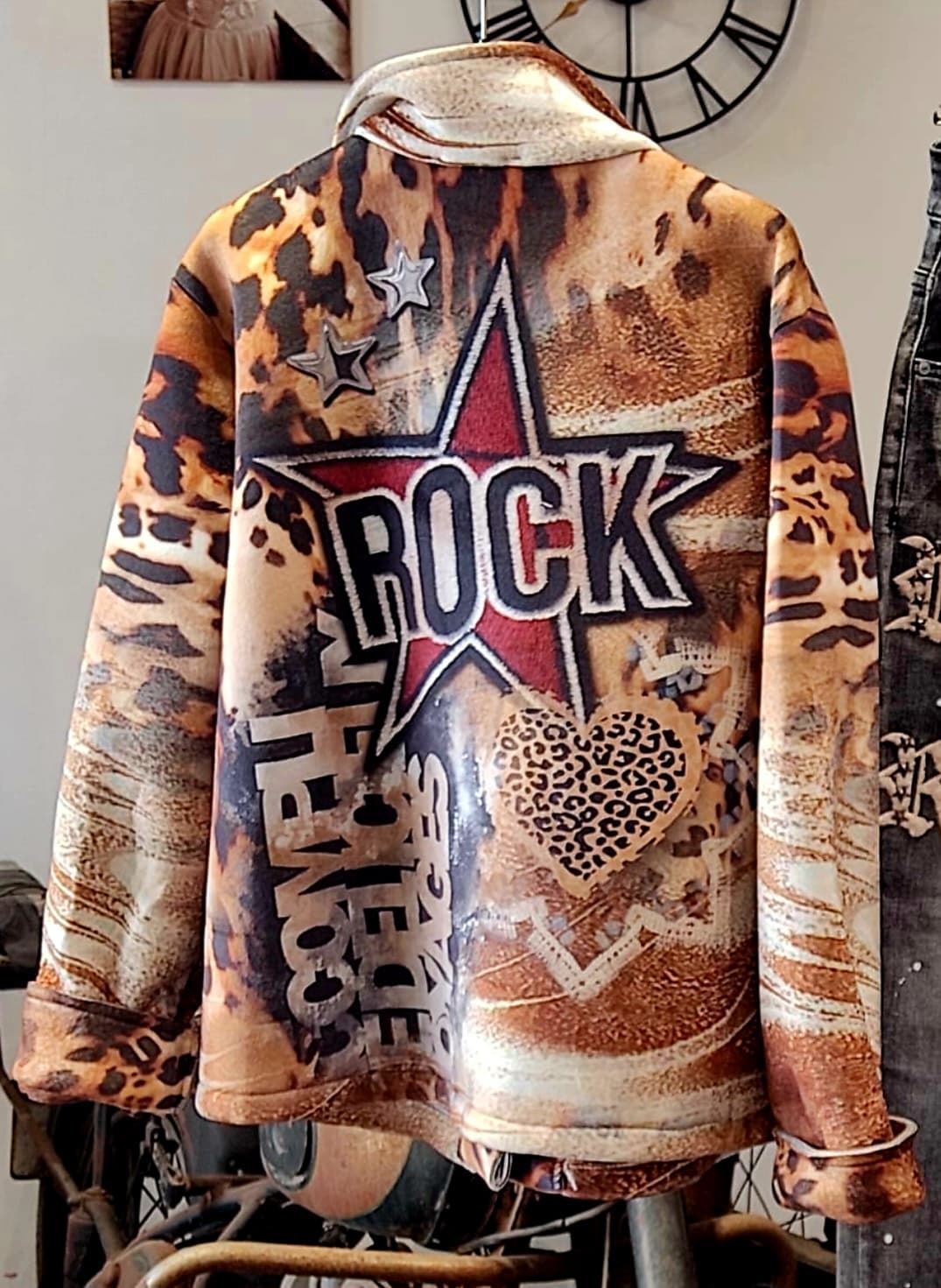 Chaqueta de neopreno rock animal print. - Imagen 4