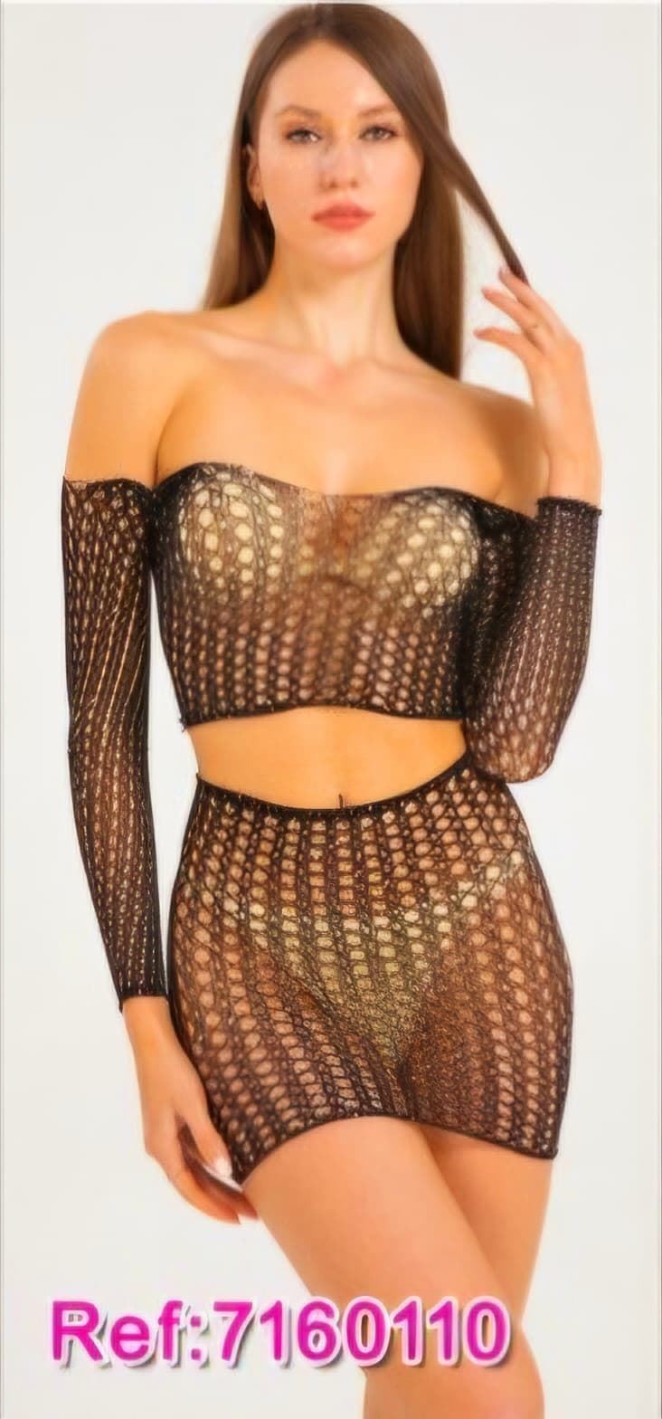 Conjunto de malla de Top y Falda con pedreria. - Imagen 2