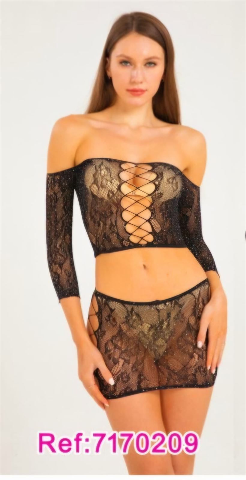 Conjunto de malla y encaje Top y Falda con pedreria. - Imagen 2