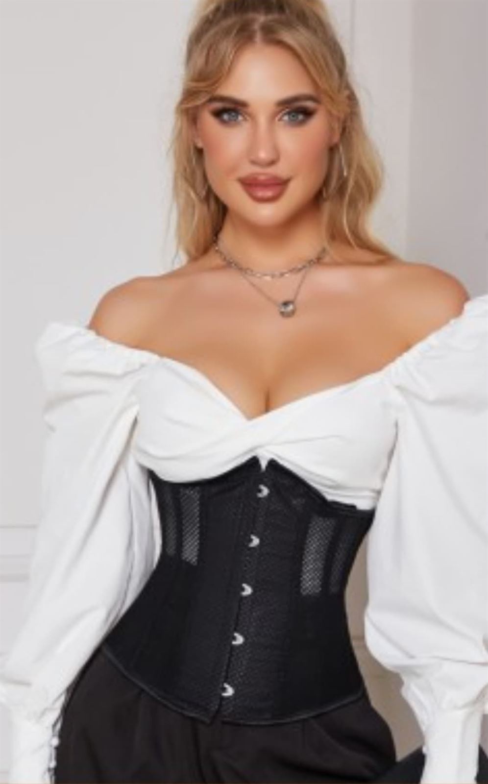 Corset negro bajo pecho underbust. - Imagen 1