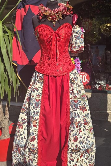 Traje Medieval de Princesa. - Imagen 1