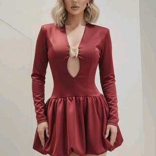 Vestido corto de vuelo. - Imagen 1