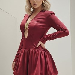 Vestido corto de vuelo. - Imagen 2