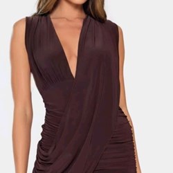 Vestido Corto drapeado con caída. - Imagen 1