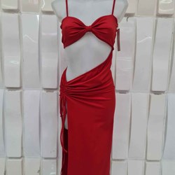 Vestido largo con abertura lateral. - Imagen 2