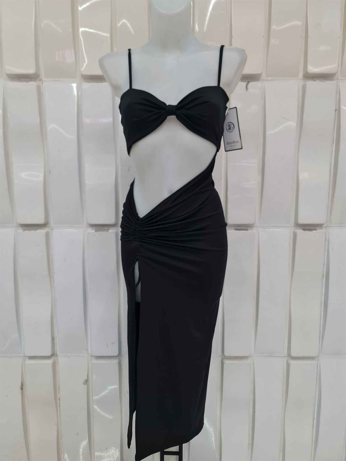 Vestido largo con abertura lateral. - Imagen 4