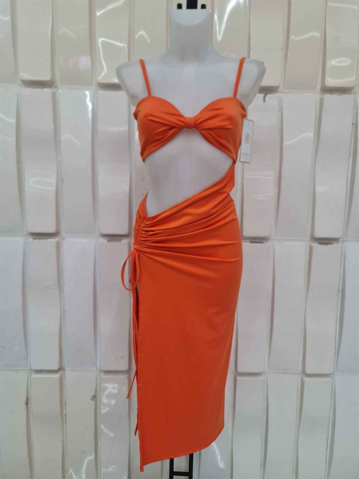 Vestido largo con abertura lateral. - Imagen 8