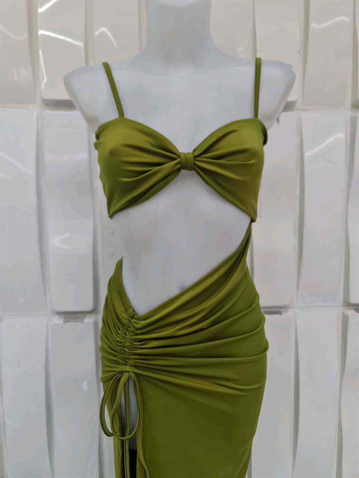 Vestido largo con abertura lateral. - Imagen 9
