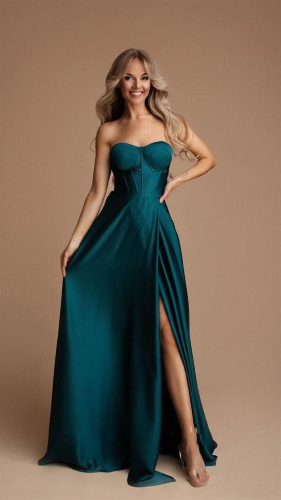Vestido Largo de Satén con abertura. - Imagen 12