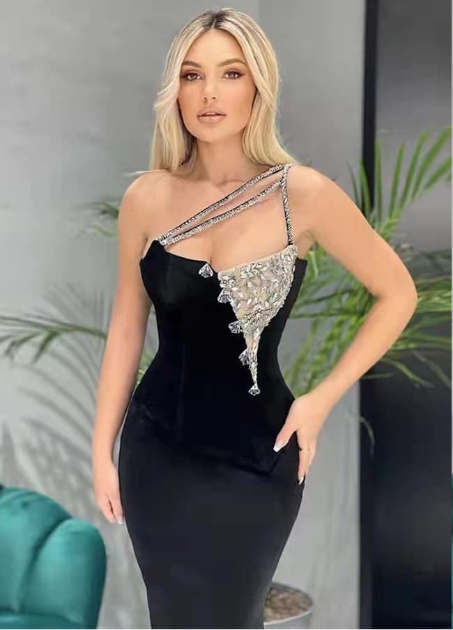 Vestido negro Bandage con pedreria. - Imagen 1